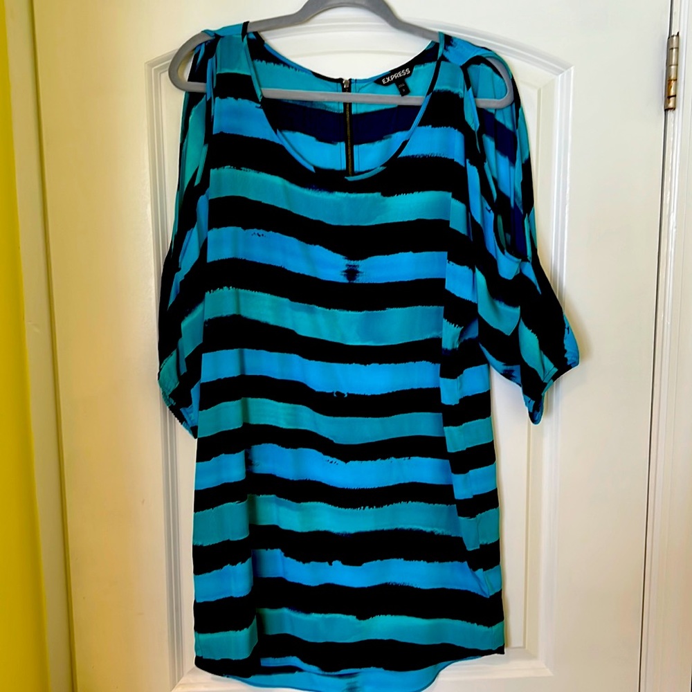 Express Cold Shoulder, Partial Zip Back Dress. Us… - image 1